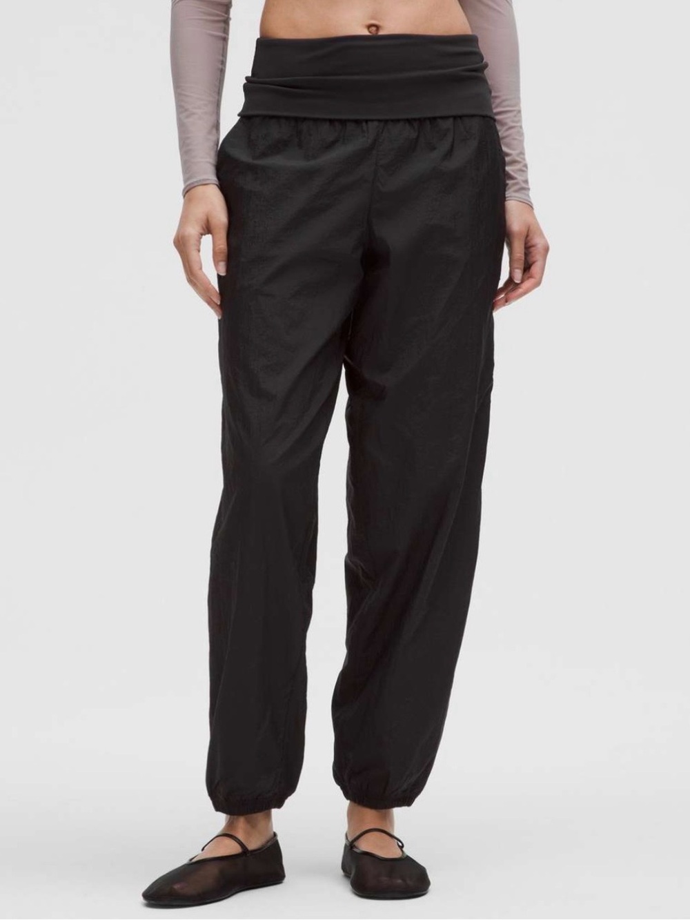 🍋Size M - LULULEMON - Lightweight Foldover-Waist Jogger